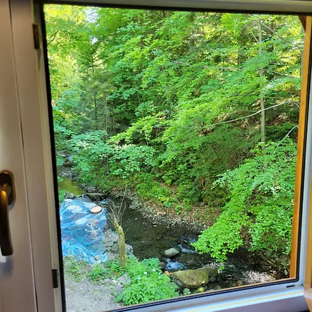 Domek Nad Rzeka Сasa de vacaciones Lacko (Nowy Sacz)